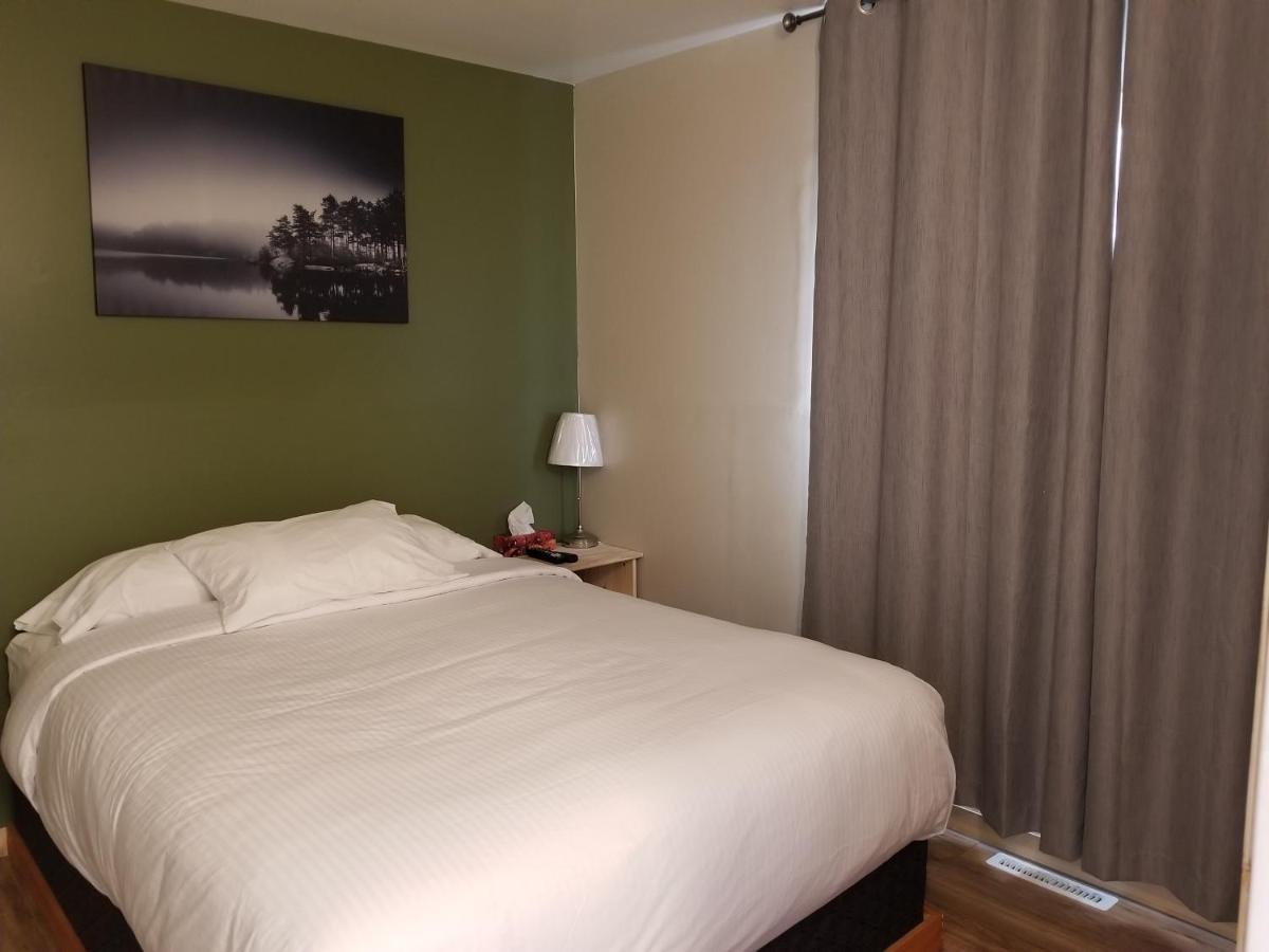 Sun Plaza Motel Sundre Eksteriør bilde